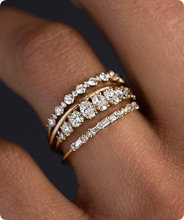 Set de 3 anillos de oro con acabado sofisticado y brillante