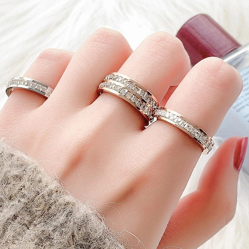 Anillos de titanio con brillantes hileras de diamantes