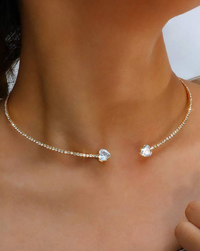 Collar gargantilla en plata con corazón de circonitas